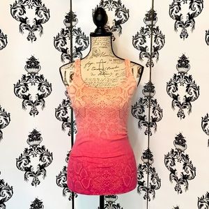 🍀 NWT! Pink Ombré Snake Skin Print Tank!